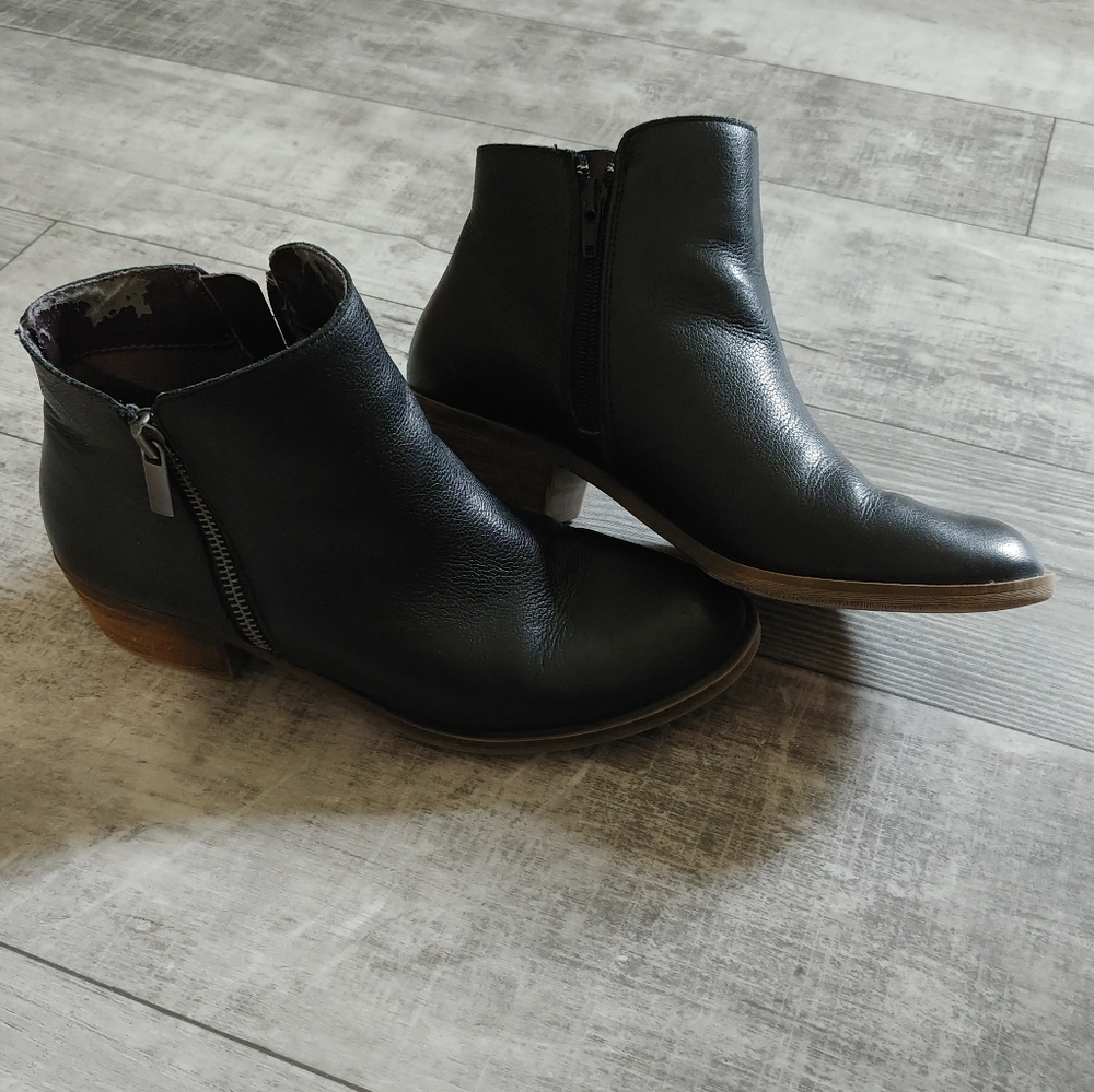 Kensie ankle boots. Size 8. Black